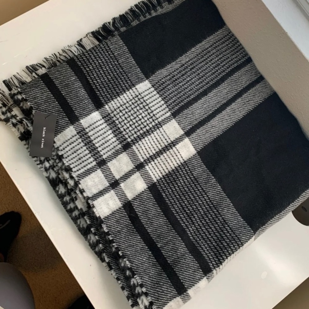 Plaid blanket scarf